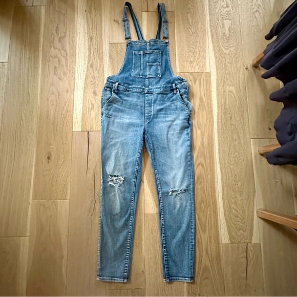Silver Jeans Distressed Slim Leg Overalls - Picture 5 of 11